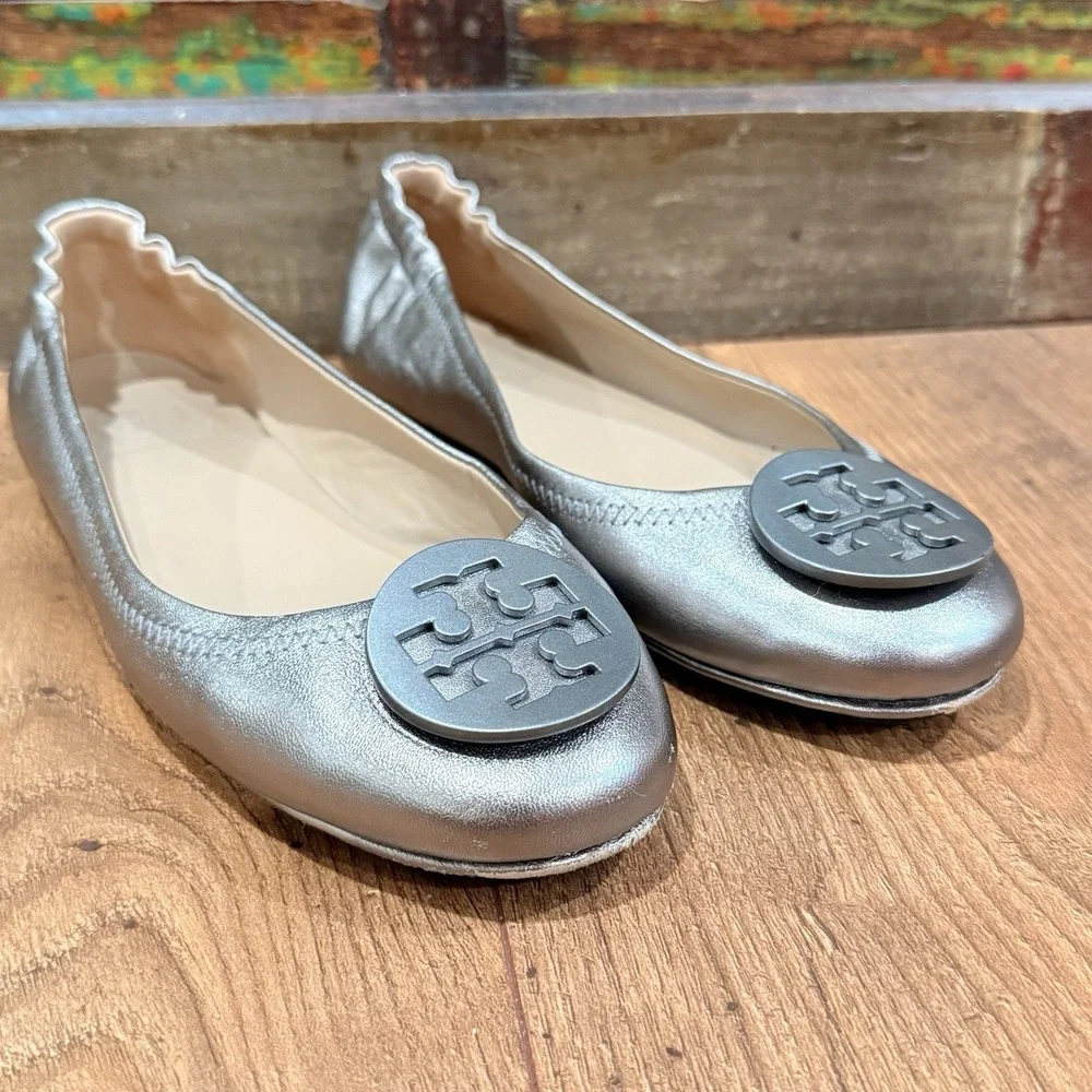 Tory Burch Leather Reva Silver Metallic Ballet Flats Elastic Back Size 7 M - Picture 2 of 8